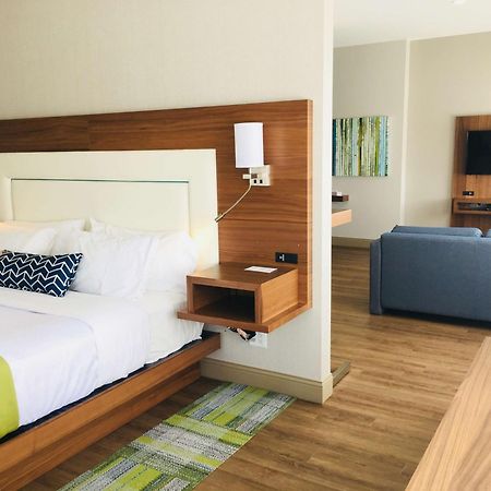 Best Western Plus Mont-Laurier Εξωτερικό φωτογραφία